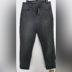American Eagle size 8 short black mom jeans